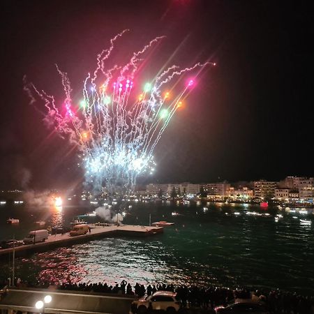 Debbies Διαμέρισμα Δίπλα Στο Νερό #2 ! Chalkís Eksteriør billede